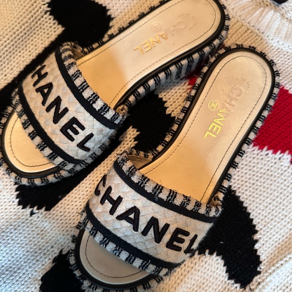 CHANEL Sandals - Picture 5 of 5